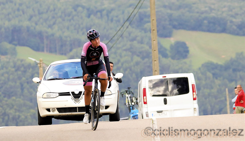 Imágenes tomadas en la 1ª etapa de la Vuelta Cantabria de féminas. JOANE GOROSTIZA-©ciclismo gonzalez