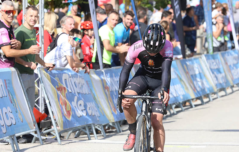David Zorrilla entrando en meta / ©ciclismo gonzalez
