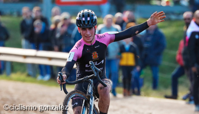 Doble victoria de Diego Zorrilla en Puente Viesgo y Torrelavega 