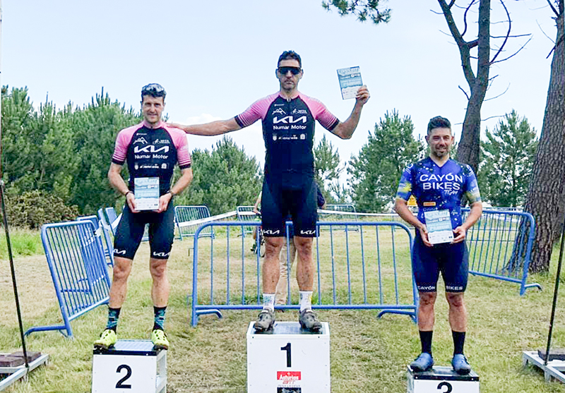 Doblete del Castañeda-KIA Numar Motor en Asturias: José Luis Ruiz y David Liaño entraron de la mano en el XCO San Martín de Laspra 