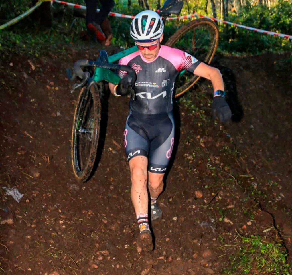Castañeda‑KIA completa un sólido doble esfuerzo en la Copa de Asturias de&nbsp;Ciclocross
